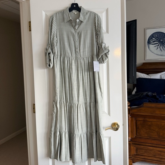 Max Studio Dresses & Skirts - Max Studio Sage Striped Long Sleeve Dress